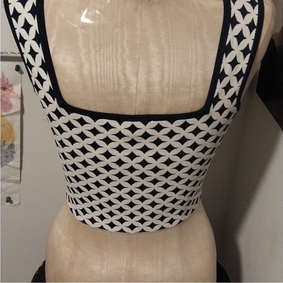 Bebe Fitted Black and White Diamond Pattern Crop Tank Top sz Small NWT - Picture 6 of 6